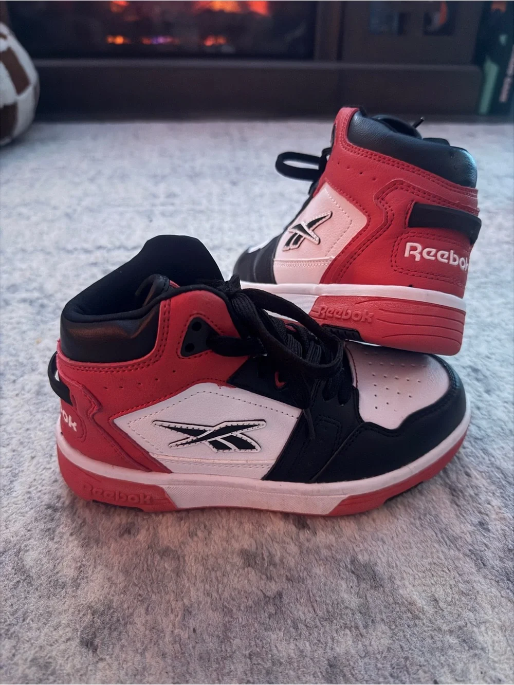 Reebok top exact white